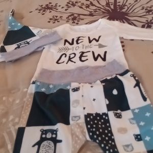 Baby boy sweat suit size 9 -12mo cream color with print